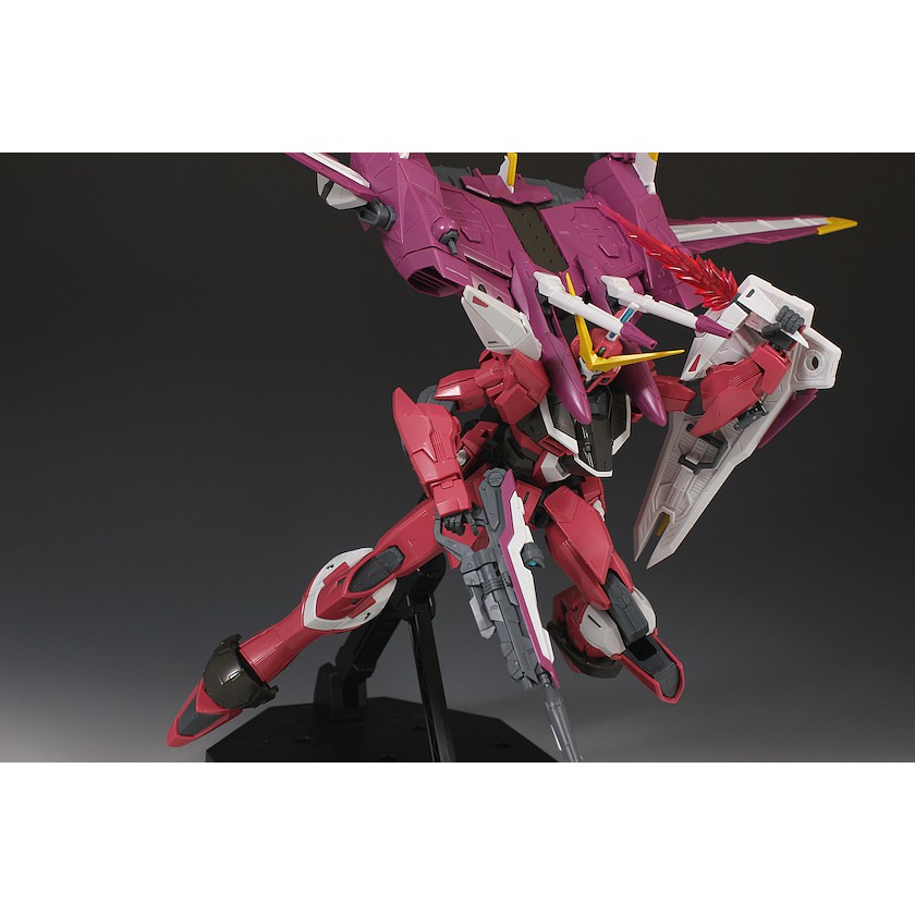 Mô hình lắp ráp Bandai MG 1/100 Justice Gundam