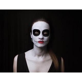 MÀU VẼ MẶT MÀU TRẮNG , MÀU ĐEN  - MÀU VẼ MẶT CHÚ HỀ - MÀU VẼ HÓA TRANG HALLOWEEN