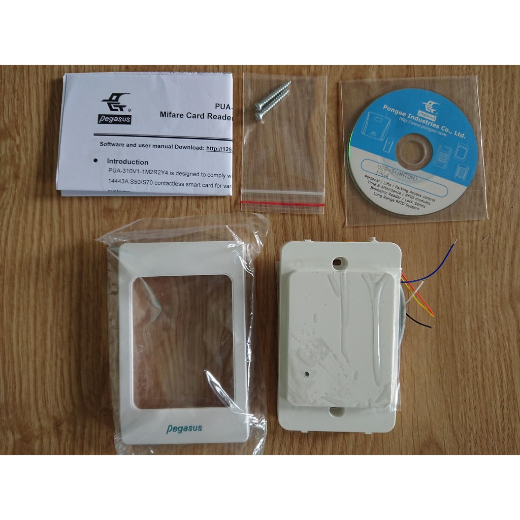 Đầu đọc và ghi thẻ Mifare 13.56MHz Pegasus (Đài Loan) chuẩn RS232 Epoxy PUA-310V1-1M2R2Y4
