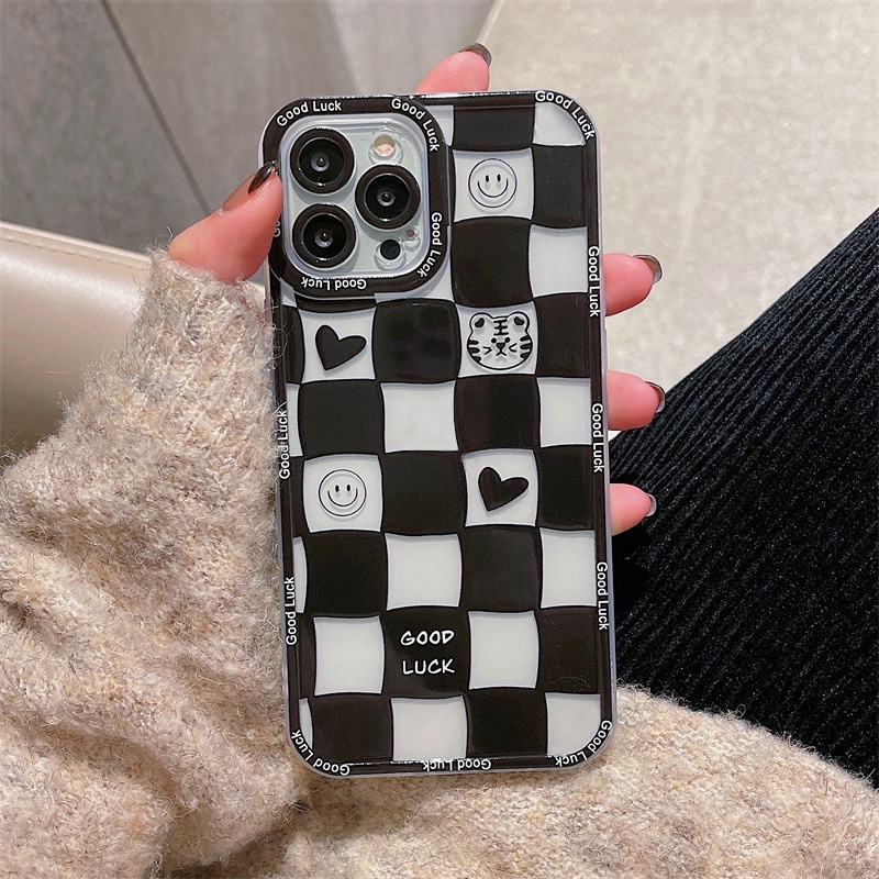 Ốp lưng IPhone trong lỗ viền camera caro luck 6/6plus/6splus/7/7plus/8/8plus/xs/11/12/13/14/pro/max/plus/promax TLV23