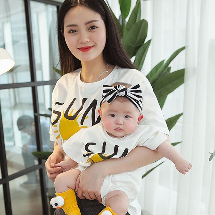 Áo Thun Gia Đình Mẹ Và Bé In Hình Mặt Trời Chữ SUN DLX