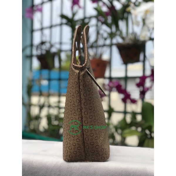 TÚI CẦM TAY GUESS JUNCTION TRAVEL MÀU MOCHA