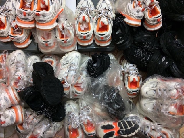 Giày thể thao track 3.0 trắng cam | BigBuy360 - bigbuy360.vn