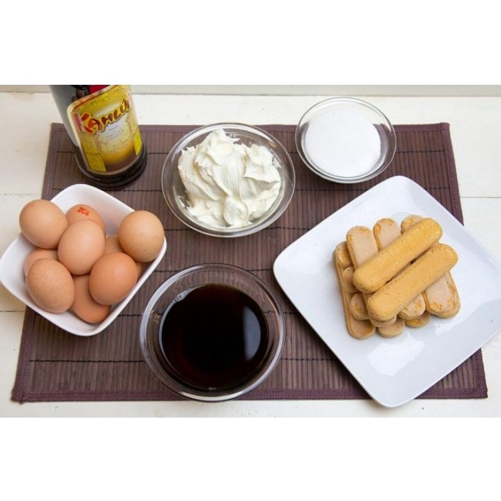 Hương rum Kahlua mùi cà phê làm bánh Tiramisu 700ml