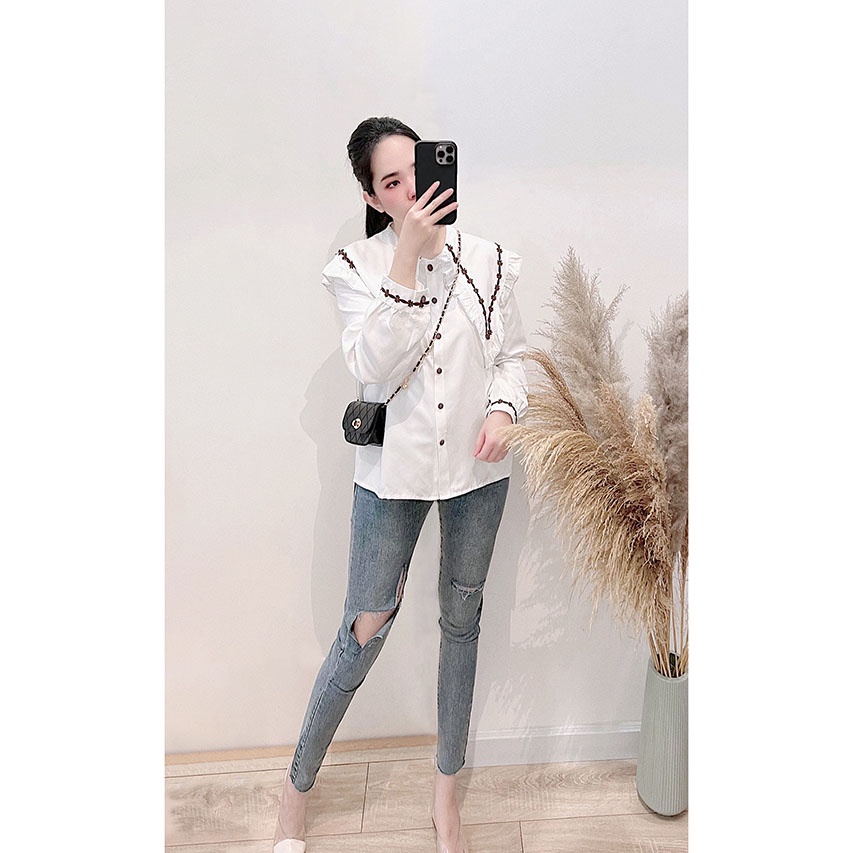 Áo sơ mi cổ bèo nhọn thêu hoa hàng nút tay dài cổ tay viền và quần skinny jean rách gối hai bên 0QSJ.00033, 0ASM.00535