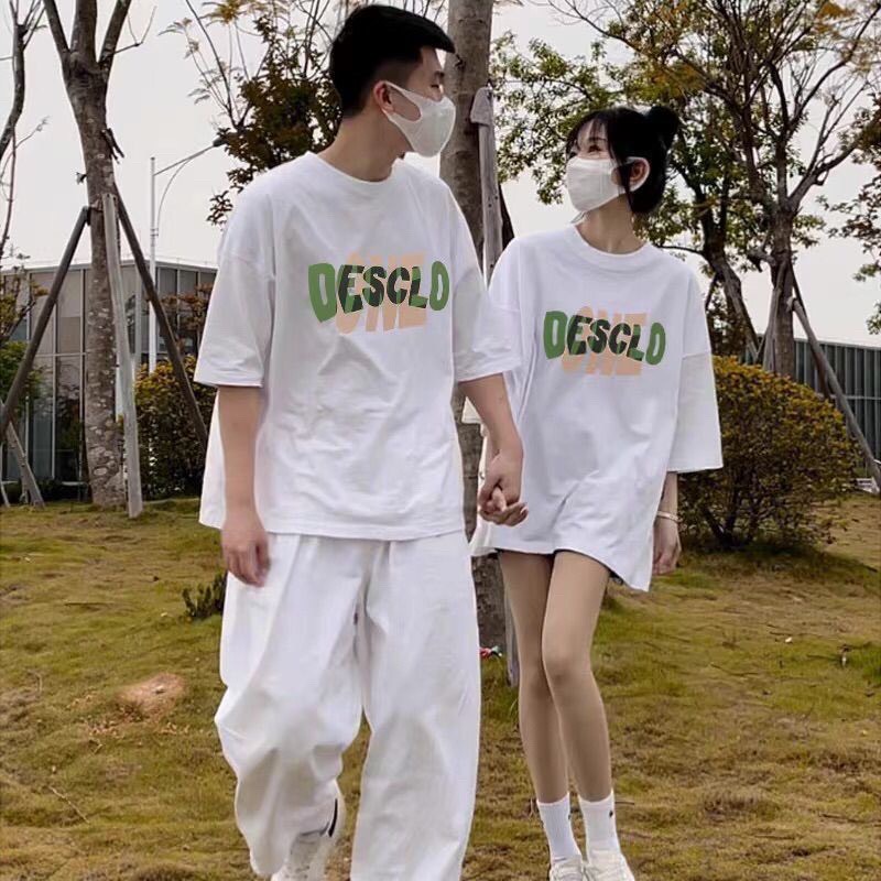 Áo Thun Cặp Đôi Unisex Trắng Đen Form Rộng  DESCLO áo phông Nam Nữ Tay Lỡ local brand
