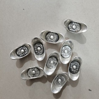 Nhẫn bạc hình đồng đô la cổ xưa