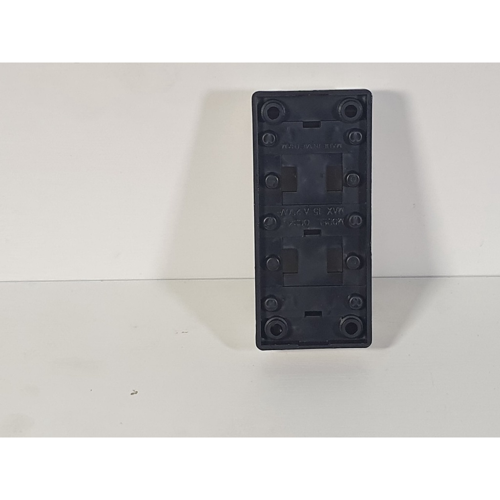 Ổ cắm nổi 3 lỗ 2 cháy LIOA không dây, tải 15A, công suất 2200W - Điên nước gia dụng Hoàng Kim