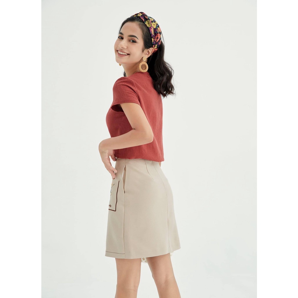 Thanh lý chân váy thêu Adore size S