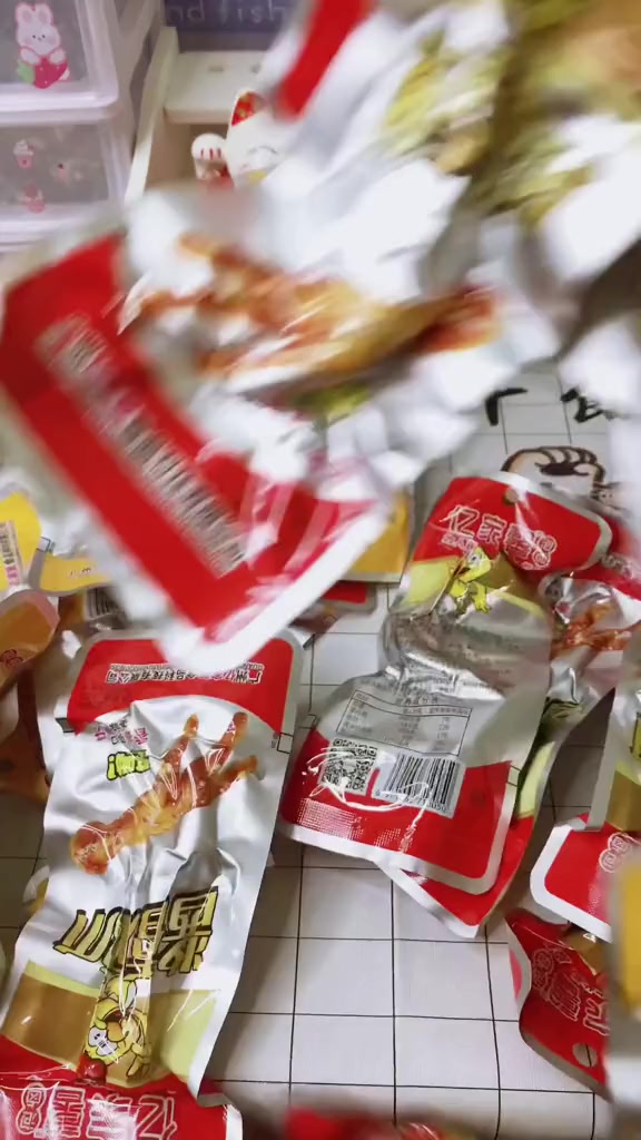 Chân Gà Cay Tứ xuyên 32g Trung Quốc Và Việt Nam Đồ Ăn Vặt Ngon | BigBuy360 - bigbuy360.vn