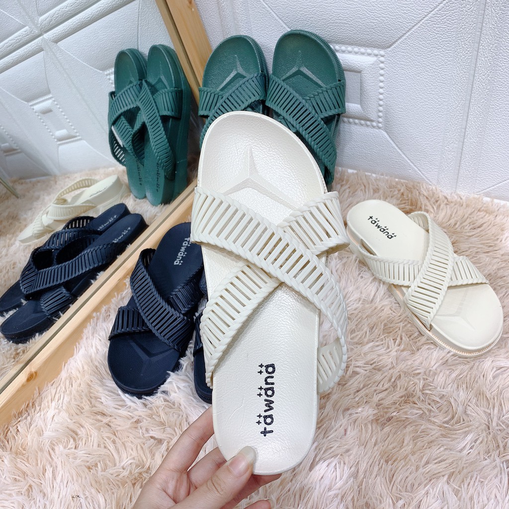 Dép nữ 2 quai chéo bản to tawana đế gót cao 3cm 2M02