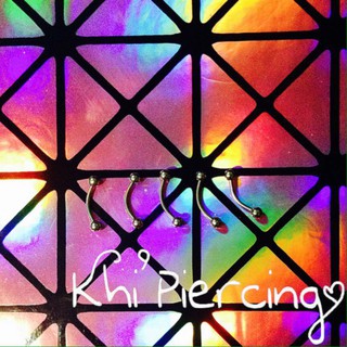 1 chiếc khuyên lông mày và đeo ngoài da cơ bản