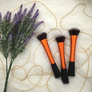 Cọ Lẻ Real Technique (nền má phủ setting)