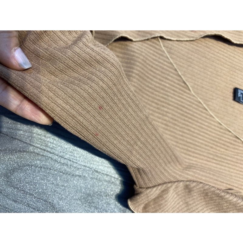 Áo croptop thun tăm 21 mã nâu be