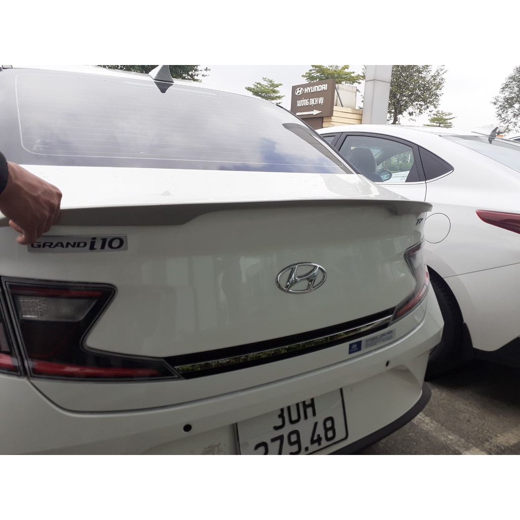 Đuôi gió thể thao, cánh lướt gió Xe Grand I10 Sedan 2021 2022- Hàng Mộc Chưa Sơn + Tặng kèm keo dính