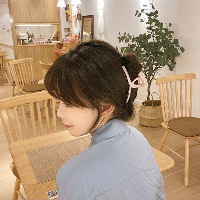 Kẹp tóc càng cua Hàn Quốc Hottrend nữ đẹp - Cặp búi tóc dễ thương họa tiết bò sữa chấm màu trắng đen giá rẻ