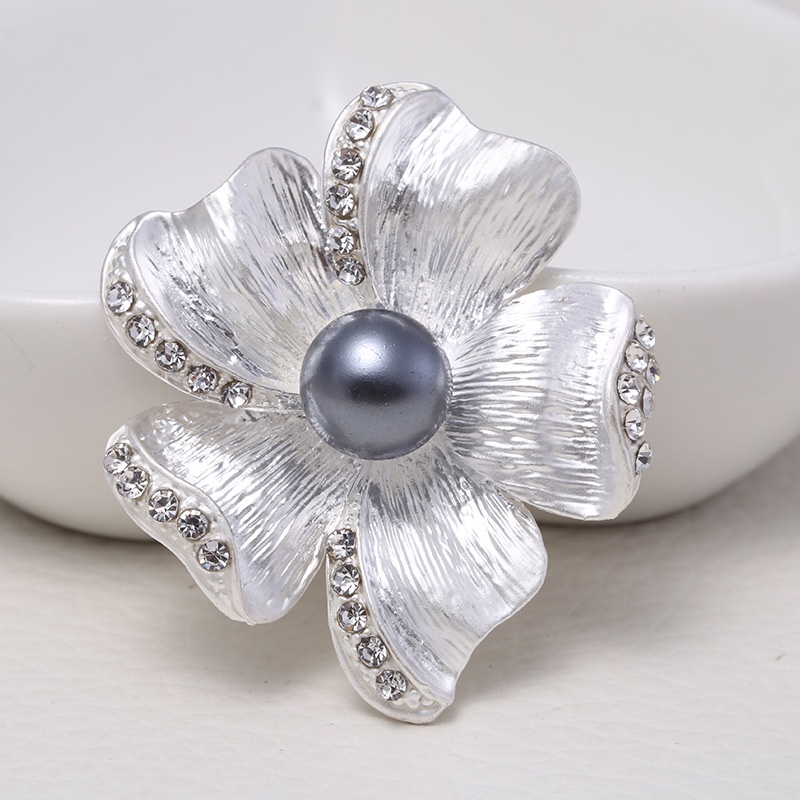 Trâm Cài Áo Hình Chiếc Lá Thời Trang