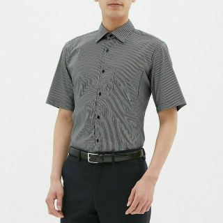 Áo sơ mi nam cộc tay kẻ sọc nhỏ của GU - Nhật