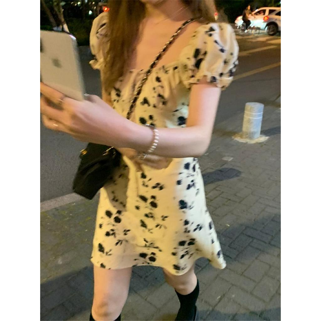 Đầm Hoa Cổ Vuông Cột Dây Dáng Ôm Thời Trang Quyến Rũ 64296