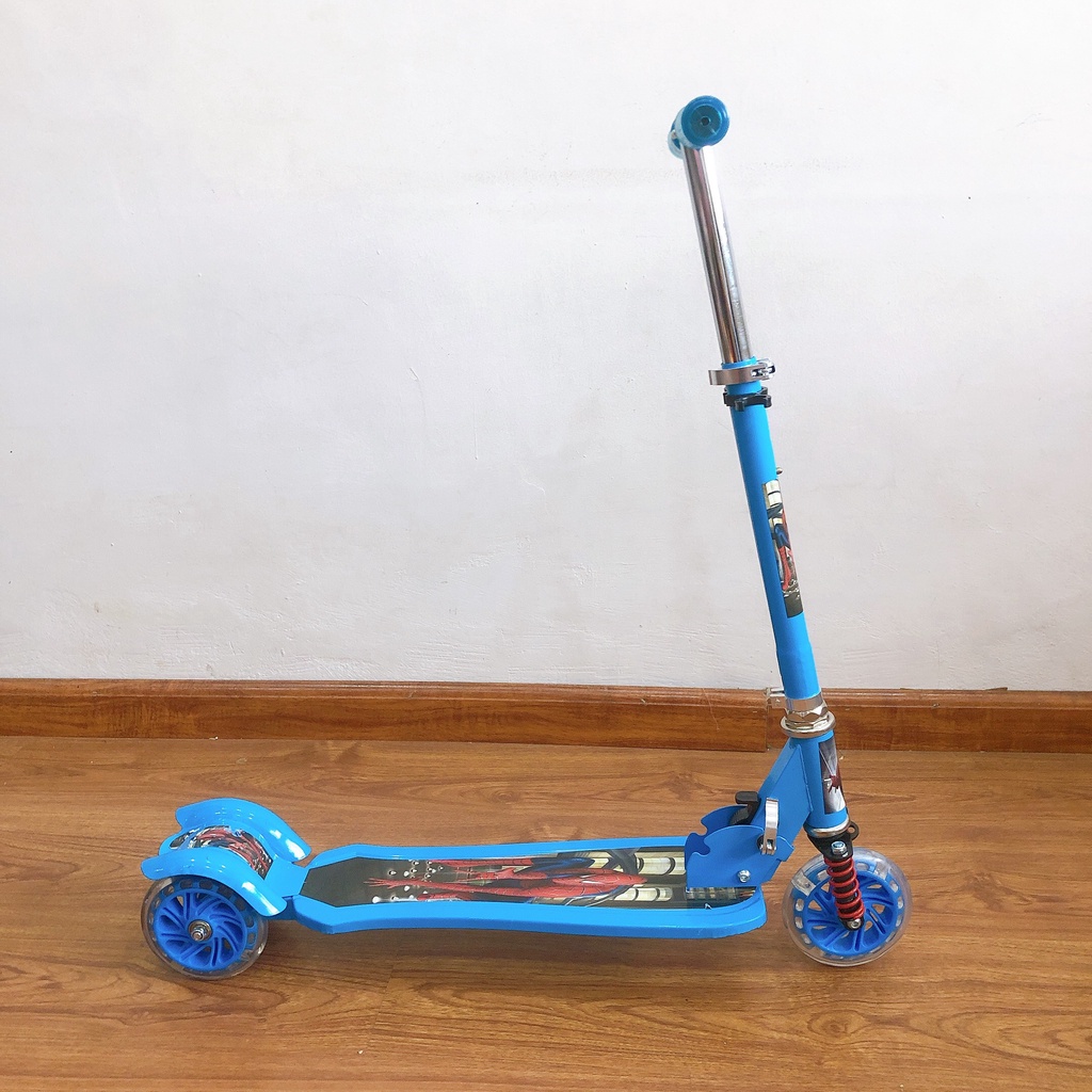 Xe trượt scooter cho bé có 3 bánh phát sáng vĩnh cửu, có thể điều chỉnh độ cao phù hợp cho bé từ 1,5 đến 5 tuổi