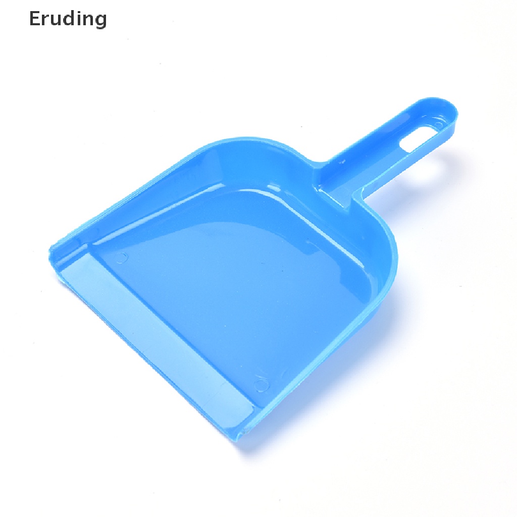 Thùng Rác Nhỏ Và Bàn Chải Tiện Dụng