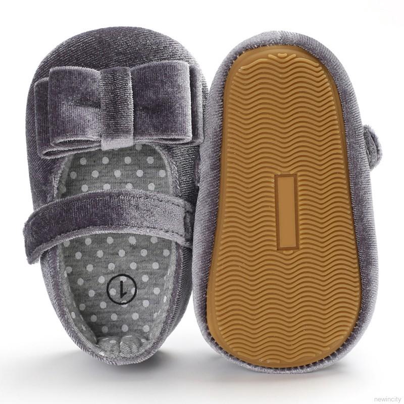 Giày công chúa vải nhung phối nơ xinh xắn dành cho bé gái