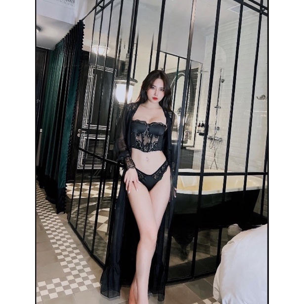 Set đồ lót cúp ngực kèm áo choàng dài lôi cuốn