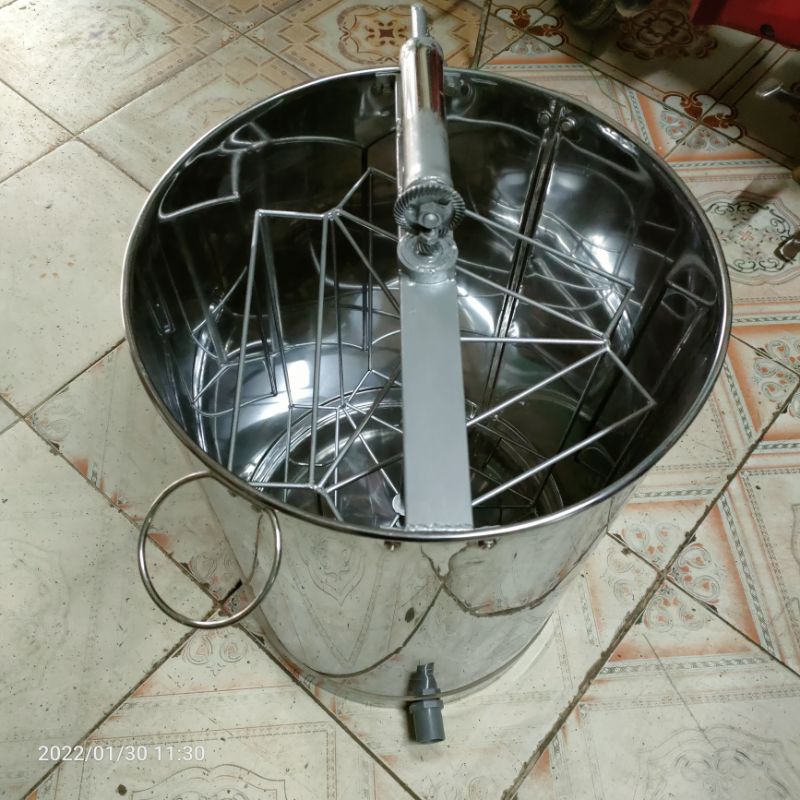 Thùng quay mật ong vỏ inox không nhiễm lõi thép ong nội 3 cầu