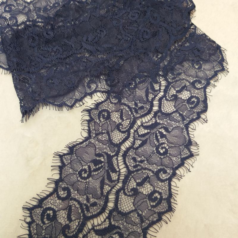 Ren trang trí , dài 2m8 ×ngang 10cm