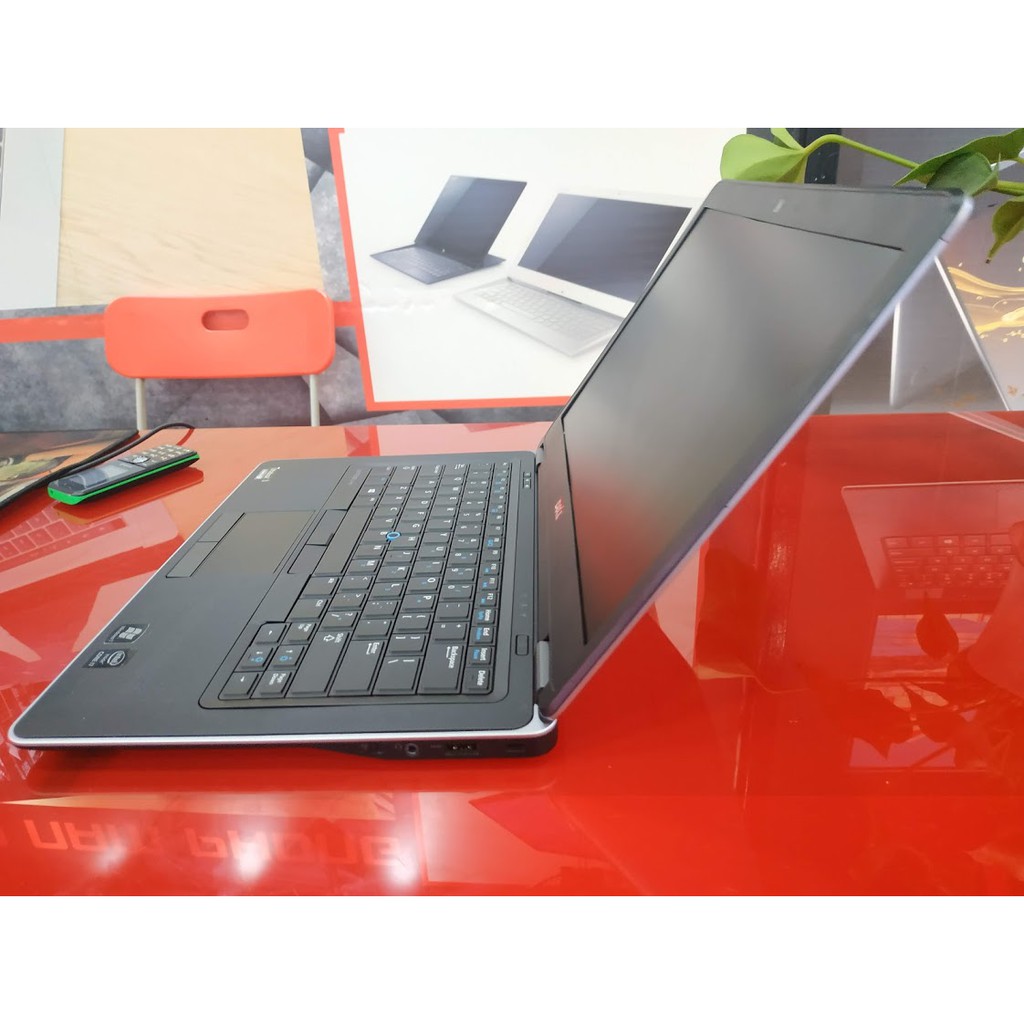 Laptop văn phỏng vỏ nhôm cao cấp Dell 7440 core I5-4300U Ram 4G-SSD 128 chạy rất nhanh màn 14 inch HD