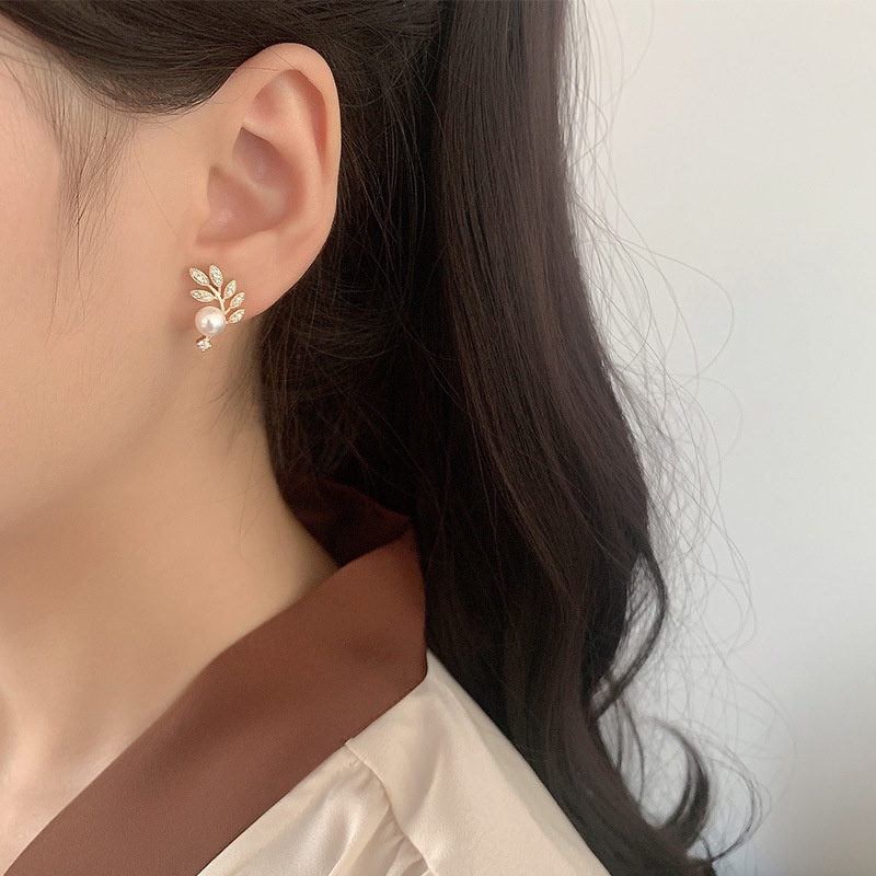 Bông tai nữ Hàn Quốc hình lá đính trai siêu xinh BAG U BTLATRAI2