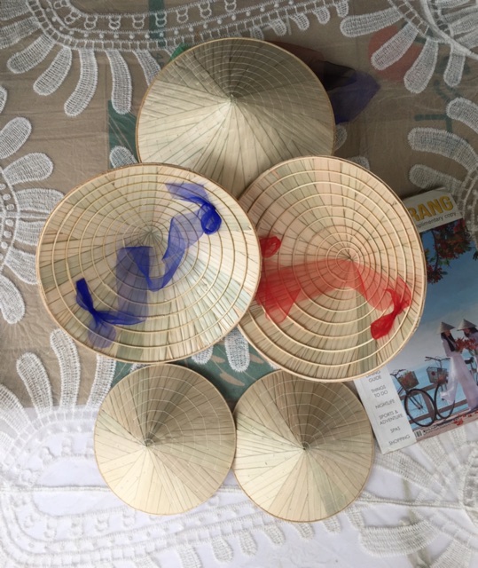 Sét 5c-10c Nón Lá Truyền Thống Việt Nam Size Nhí D17.5cm Và Size Nhỡ D25.5cm Cột Sẵn Quai Nón - Lucky Girl shop