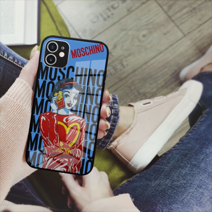 Ốp kính cường lực hình logo Moschino Đặc Biệt riêng mình Iphone OK-JC20210093