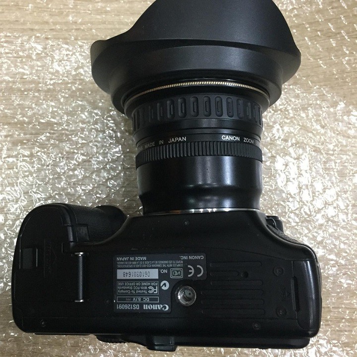 Máy ảnh canon 5D đẹp kèm lens góc rộng 20-35f3.5-4.5USM