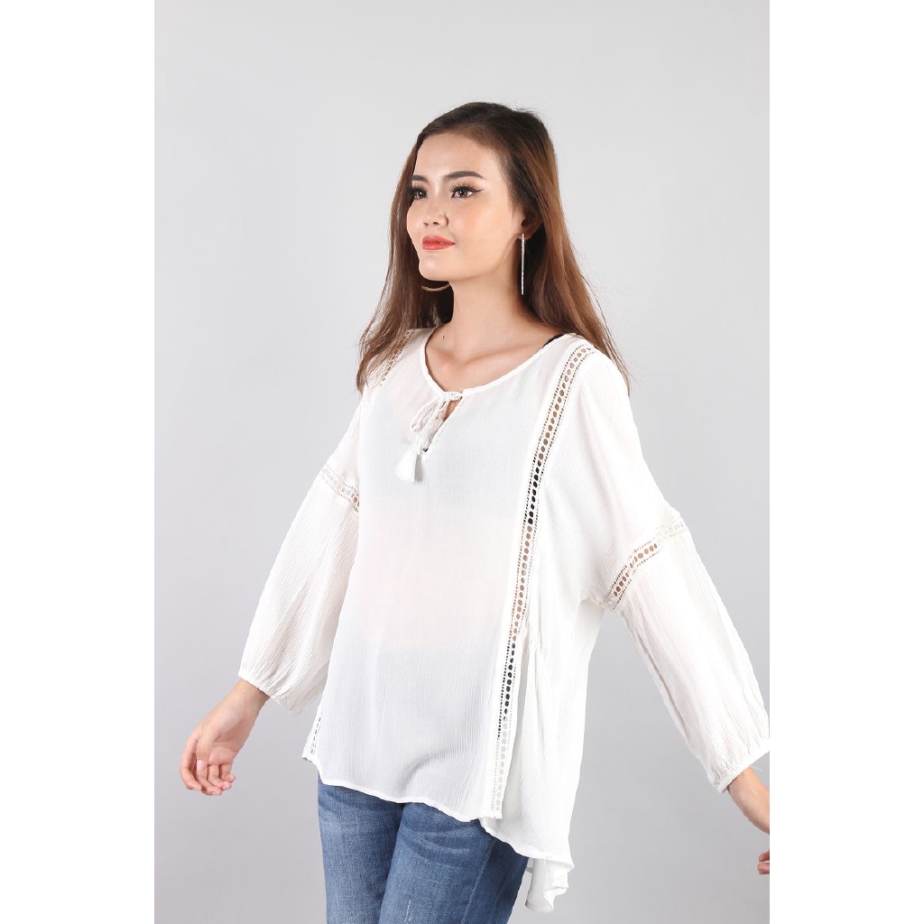 Áo kiểu đục lỗ thân &amp;amp; tay, dây tua cổ Ana