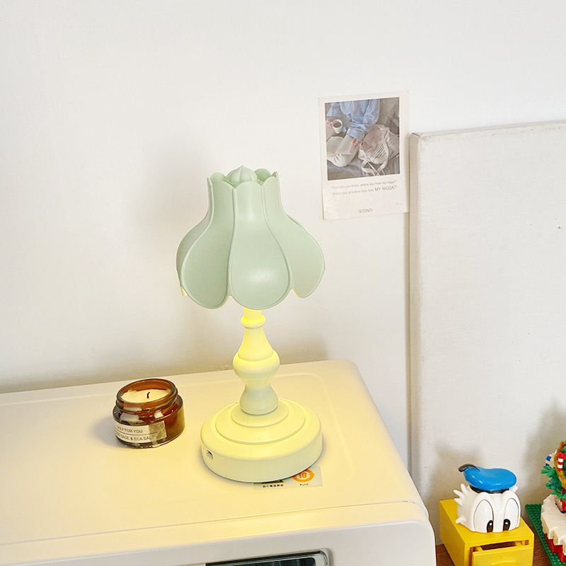 Đèn Ngủ Trang Trí Hình Lá Sen Xinh Xắn