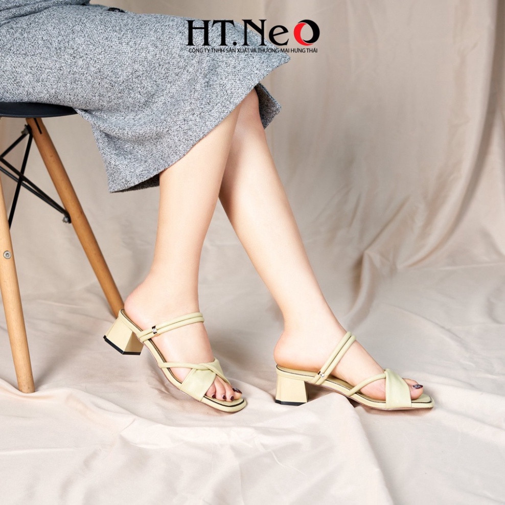 Sandal nữ HT.NEO da mềm mại, đế vuông, thiết kế 2 quai trẻ trung, thanh lịch phương hướng classic  SDN117