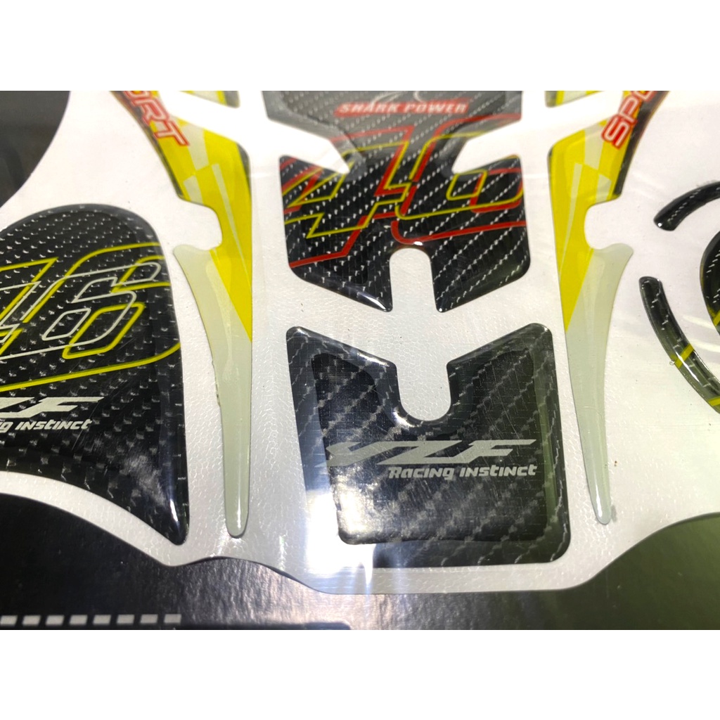 TEm decal nhiều màu carbon bóng dán bình xăng R15 V3 bàn thờ - nắp xăng R15 chính hãng Shark PoweR - 3T RACING