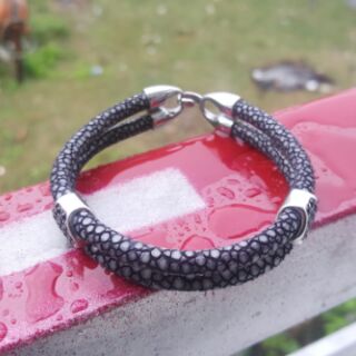 Vòng tay charm đôi da cá đuối Thái lan