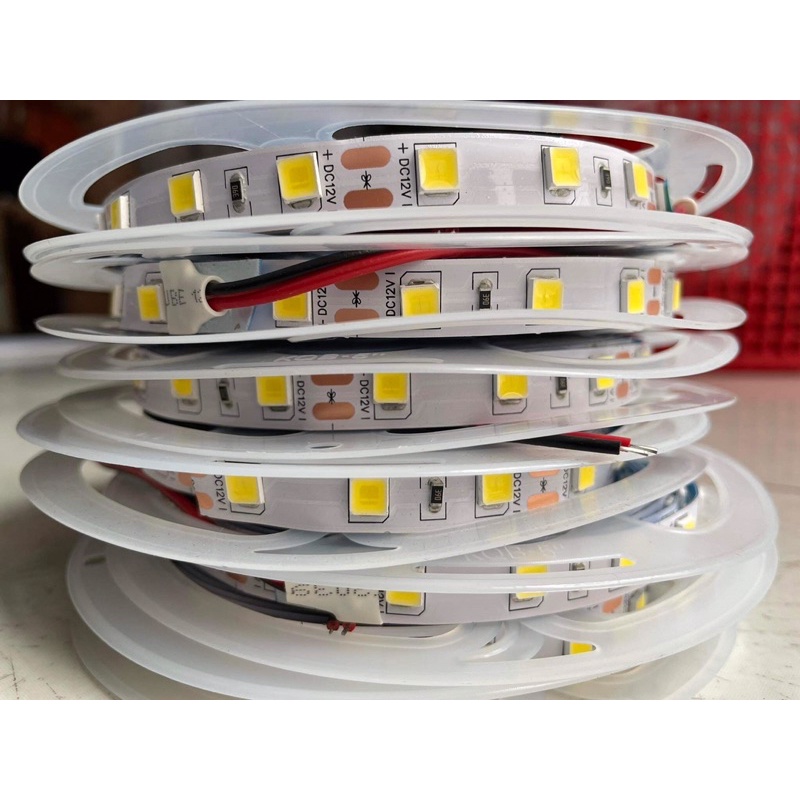 Dây đèn led dán 5054 màu trắng và trắng ấm (vàng nắng).