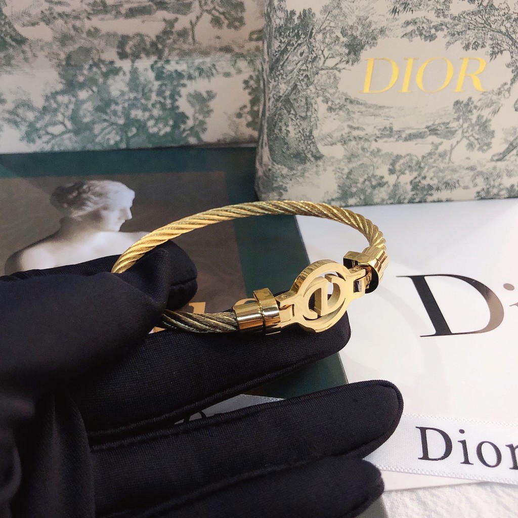 Vòng đeo tay Dior thời trang dành cho nữ