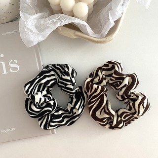 Cột tóc scrunchies màu sắc basic | DANI STORE