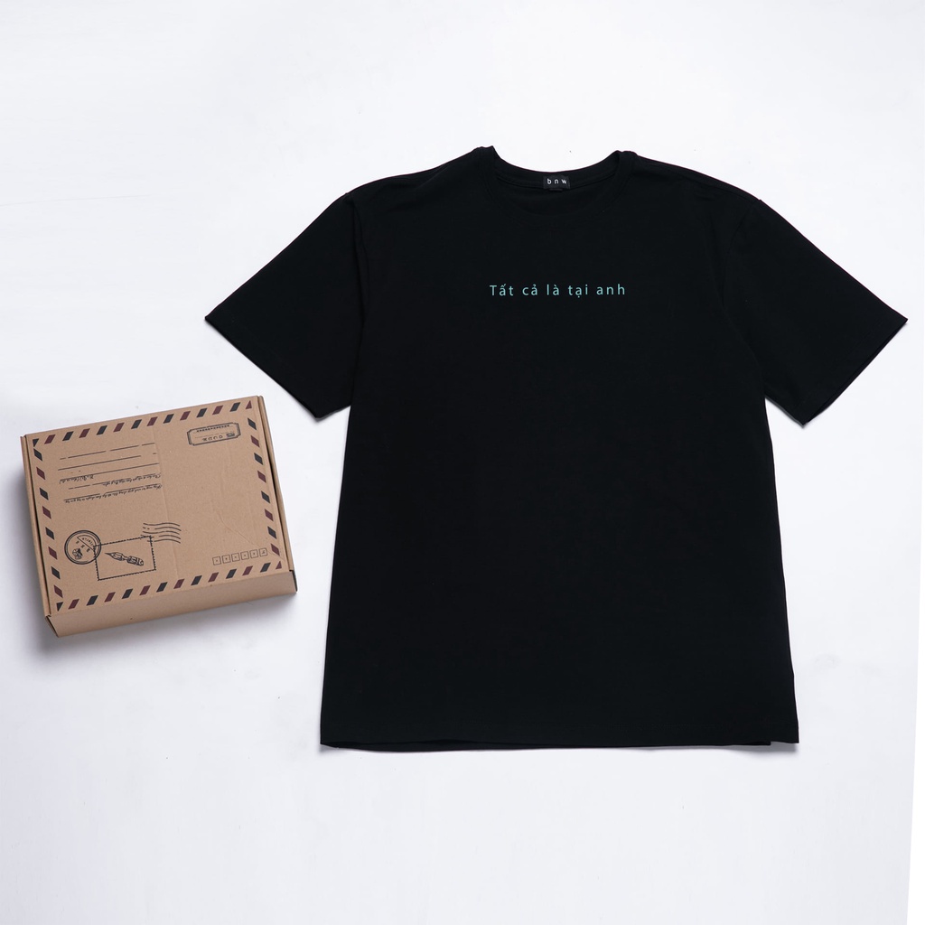 Áo thun cotton BNW dáng Unisex form rộng nam nữ in chữ "Tất cả là tại anh" | BigBuy360 - bigbuy360.vn