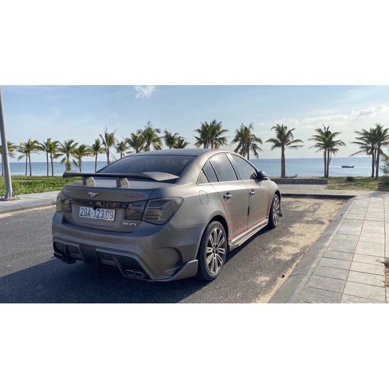 Đuôi gió thể thao ô tô các dòng xe Sedan