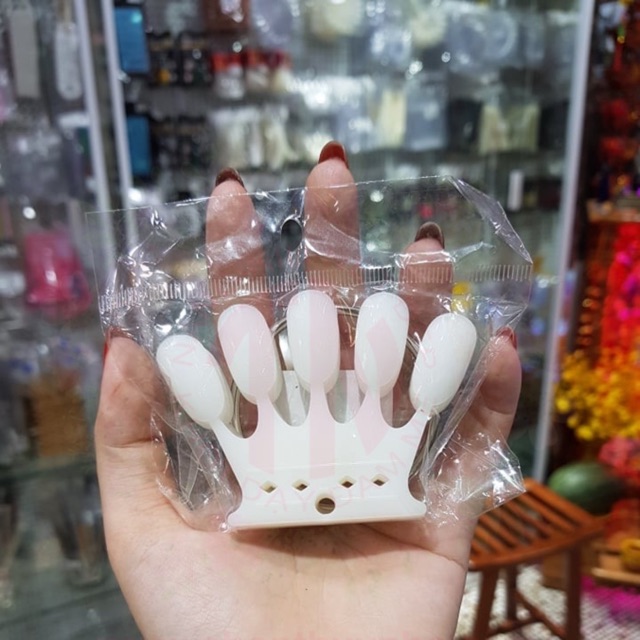 Móng mẫu vương miện 50 móng