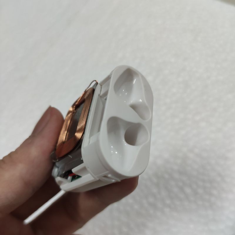 Hộp sạc tai nghe không dây dạng bán thành phẩm | BigBuy360 - bigbuy360.vn