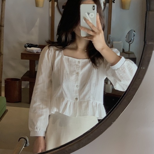 Áo kiểu cổ vuông vài đũi thêu cúc trai TKA207 LOLLIE STUDIO