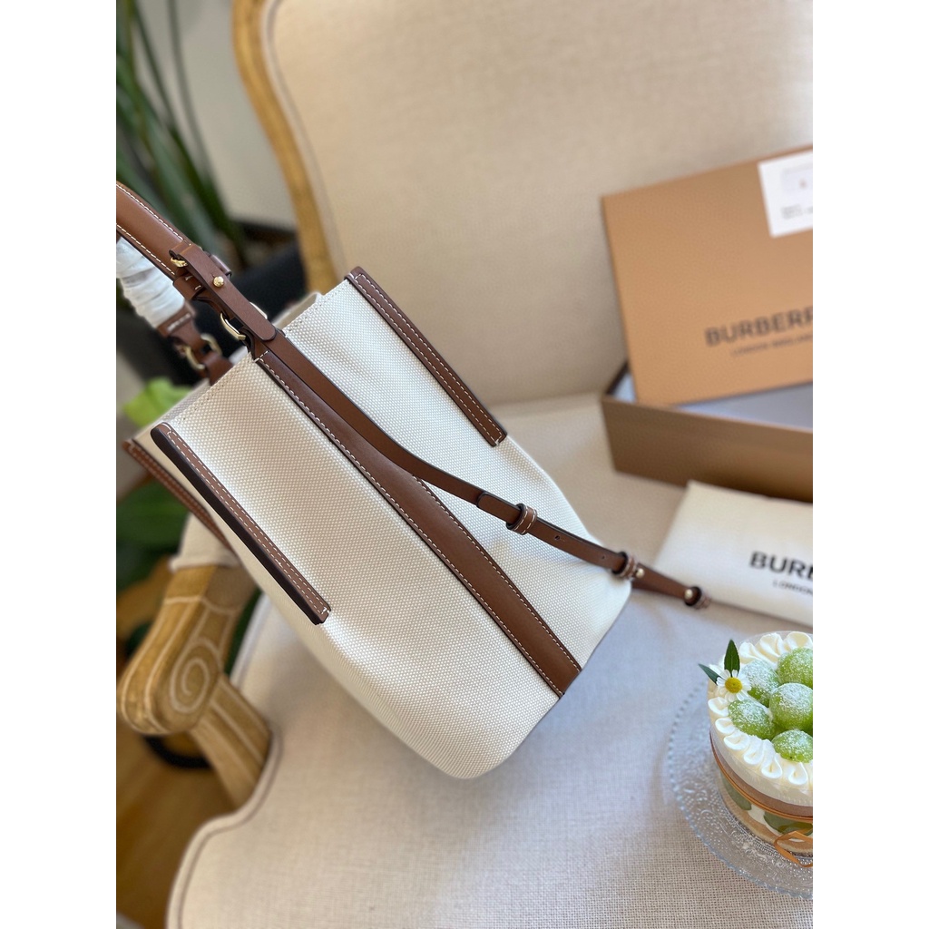 Túi Đeo Chéo Burberry Phong Cách Thể Thao Sang Trọng Cho Nam Và Nữ