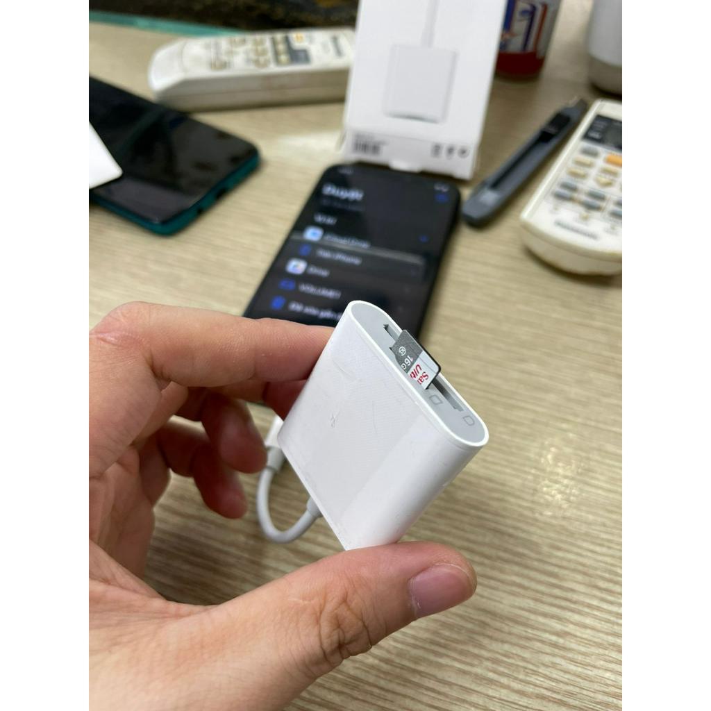 Đầu đọc thẻ nhớ SD/micro SD dùng cho điện thoại iP, tablet táo tiện lợi