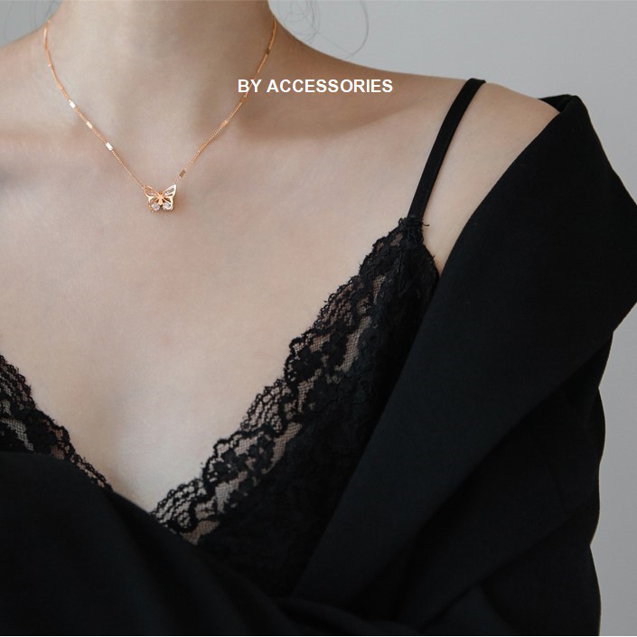 Dây chuyền titan bươm bướm rỗng lồng đá lấp lánh không gỉ